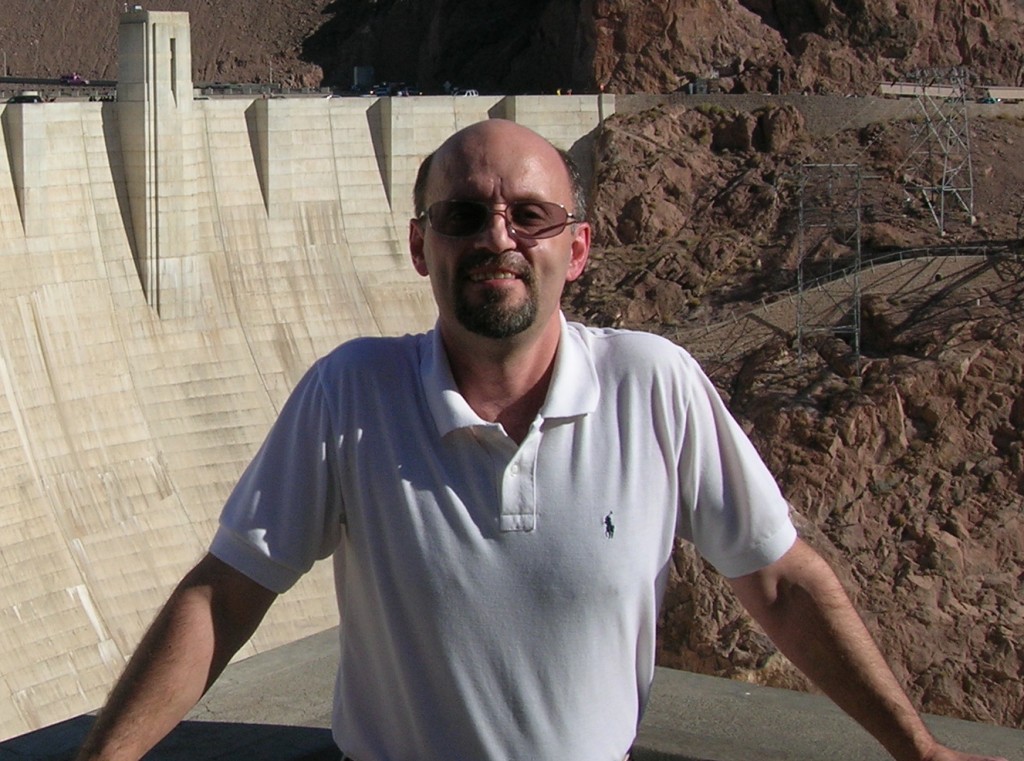 Tim_at_Hoover_Dam
